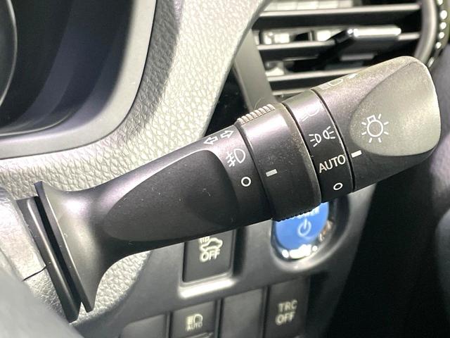 ヴォクシー ハイブリッドＺＳ　禁煙車　純正９型ナビ　フリップダウンモニター　両側電動スライドドア　セーフティセンス　フルセグＴＶ　ＥＴＣ　クルーズコントロール　ＬＥＤヘッドライト　シートヒーター　７人乗り　スマートキー（44枚目）