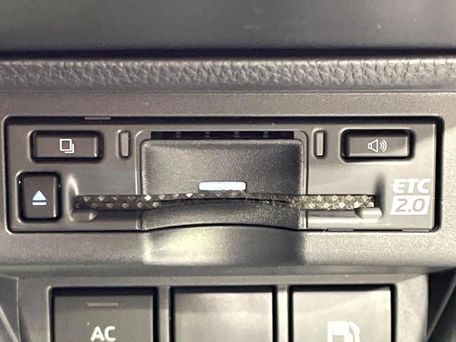 プリウス Ｇ　禁煙車　純正８型ディスプレイオーディオ　セーフティセンス　フルセグＴＶ　バックカメラ　ＥＴＣ２．０　レーダークルーズ　ＬＥＤヘッドライト　純正１９インチＡＷ　シートヒーター　オートエアコン（7枚目）