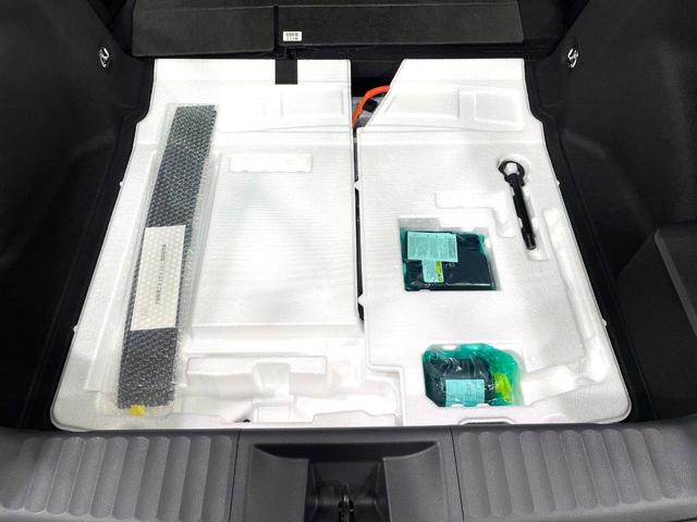 プリウス Ｇ　禁煙車　純正８型ディスプレイオーディオ　セーフティセンス　フルセグＴＶ　バックカメラ　ＥＴＣ２．０　レーダークルーズ　ＬＥＤヘッドライト　純正１９インチＡＷ　シートヒーター　オートエアコン（37枚目）