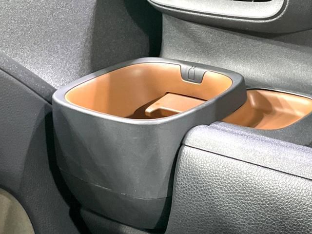 シエンタ ハイブリッドＺ　禁煙車　両側電動スライドドア　セーフティセンス　純正１０．５型ディスプレイオーディオ　レーダークルーズ　バックカメラ　ＥＴＣ２．０　Ｂｌｕｅｔｏｏｔｈ接続　フルセグ　シートヒーター　ＬＥＤヘッド（30枚目）