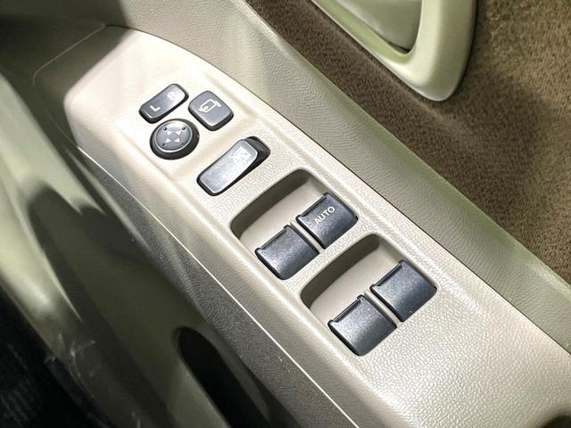 ルークス Ｅ　禁煙車　純正オーディオ　インテリジェントキー　プッシュスタート　フロントベンチシート　分割可倒式リアシート　電動格納ミラー　スライドドアオートクローザー　ドアバイザー　プライバシーガラス（5枚目）