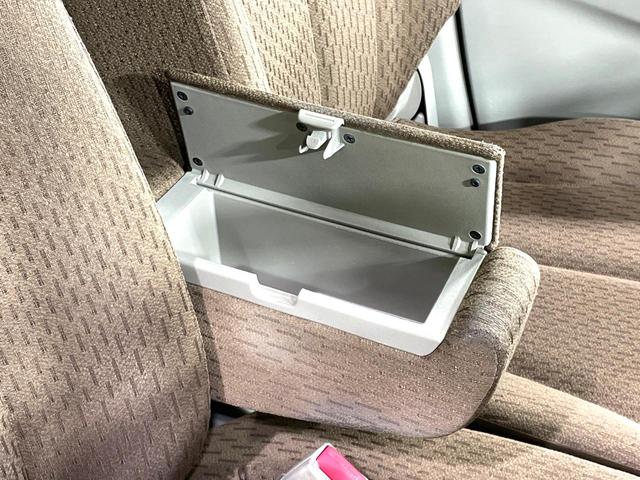 ルークス Ｅ　禁煙車　純正オーディオ　インテリジェントキー　プッシュスタート　フロントベンチシート　分割可倒式リアシート　電動格納ミラー　スライドドアオートクローザー　ドアバイザー　プライバシーガラス（48枚目）