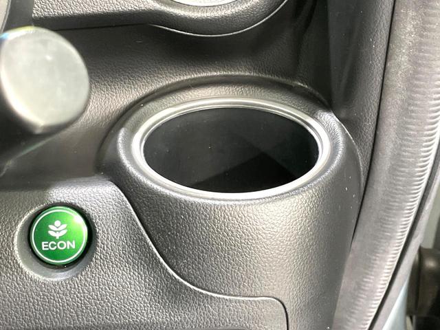 N-BOX G SSパッケージ 禁煙車 パイオニアナビ 両側電動スライド シティブレーキアクティブシステム 純正14インチアルミホイール オートエアコン スマートキー CD再生 電動格納ミラー アイドリングストップ 盗難防止システム(55枚目)