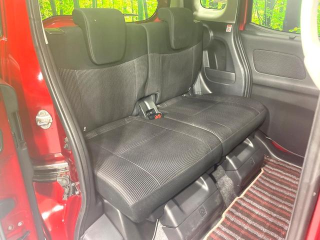 後部座席も気になるようなキズ・汚れやへたり等、大きなダメージはなく、良好な状態です。