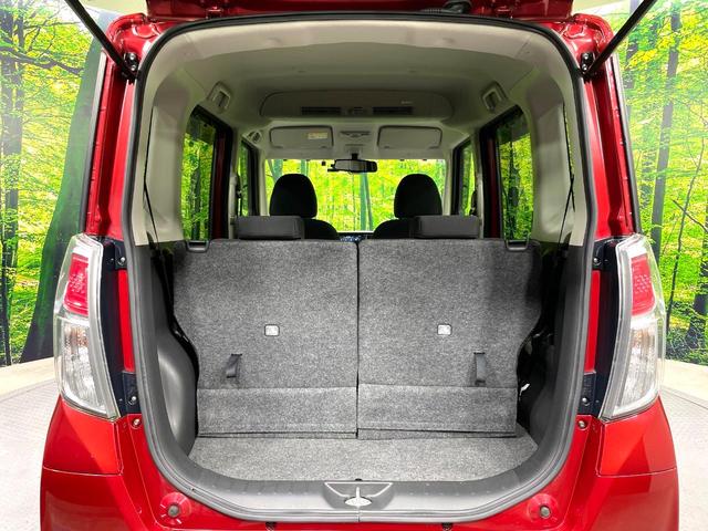 積み下ろしのしやすいデッキにはたっぷりと荷物を積み込んでいただけます。遊びから仕事まで、様々なシーンで頼れます♪