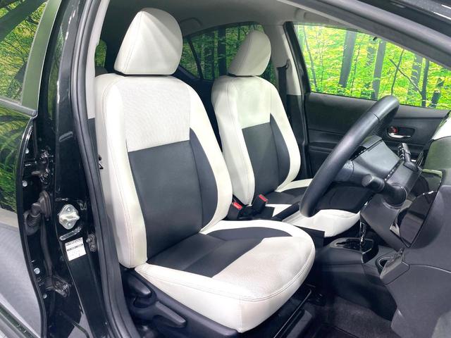 アクア クロスオーバー　純正ナビ　バックカメラ　禁煙車　衝突軽減装置　車線逸脱警報　オートマチックハイビーム　合皮シート　シートヒーター　ドラレコ　フルセグ　Ｂｌｕｅｔｏｏｔｈ再生　ＥＴＣ　オートエアコン／ライト（8枚目）