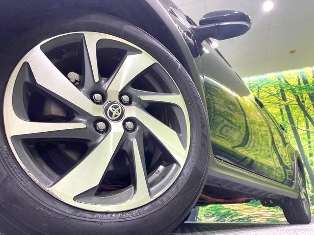 アクア クロスオーバー　純正ナビ　バックカメラ　禁煙車　衝突軽減装置　車線逸脱警報　オートマチックハイビーム　合皮シート　シートヒーター　ドラレコ　フルセグ　Ｂｌｕｅｔｏｏｔｈ再生　ＥＴＣ　オートエアコン／ライト（13枚目）