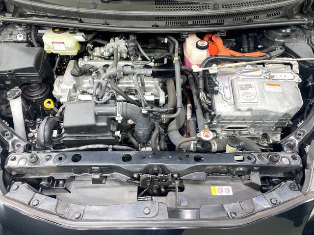 アクア クロスオーバー　純正ナビ　バックカメラ　禁煙車　衝突軽減装置　車線逸脱警報　オートマチックハイビーム　合皮シート　シートヒーター　ドラレコ　フルセグ　Ｂｌｕｅｔｏｏｔｈ再生　ＥＴＣ　オートエアコン／ライト（18枚目）