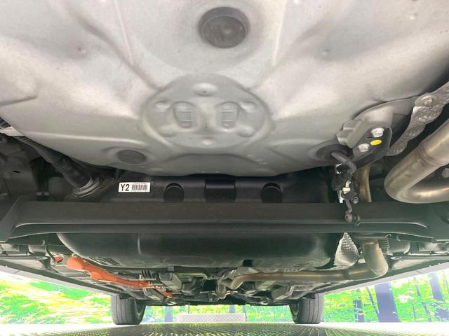 アクア クロスオーバー　純正ナビ　バックカメラ　禁煙車　衝突軽減装置　車線逸脱警報　オートマチックハイビーム　合皮シート　シートヒーター　ドラレコ　フルセグ　Ｂｌｕｅｔｏｏｔｈ再生　ＥＴＣ　オートエアコン／ライト（19枚目）