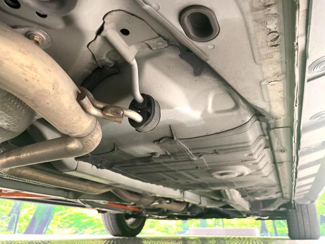 アクア クロスオーバー　純正ナビ　バックカメラ　禁煙車　衝突軽減装置　車線逸脱警報　オートマチックハイビーム　合皮シート　シートヒーター　ドラレコ　フルセグ　Ｂｌｕｅｔｏｏｔｈ再生　ＥＴＣ　オートエアコン／ライト（23枚目）