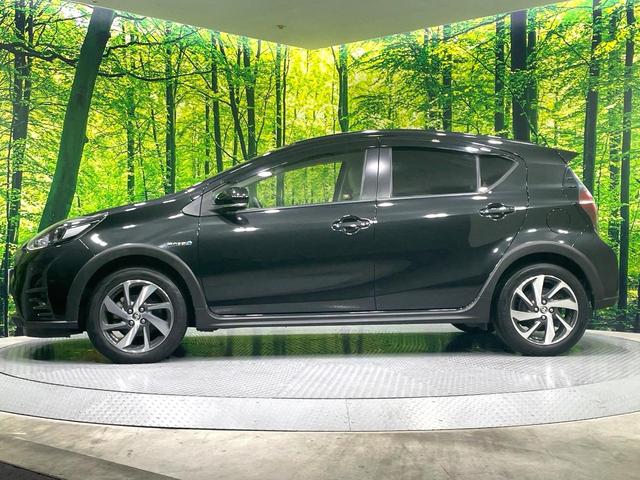 アクア クロスオーバー　純正ナビ　バックカメラ　禁煙車　衝突軽減装置　車線逸脱警報　オートマチックハイビーム　合皮シート　シートヒーター　ドラレコ　フルセグ　Ｂｌｕｅｔｏｏｔｈ再生　ＥＴＣ　オートエアコン／ライト（41枚目）