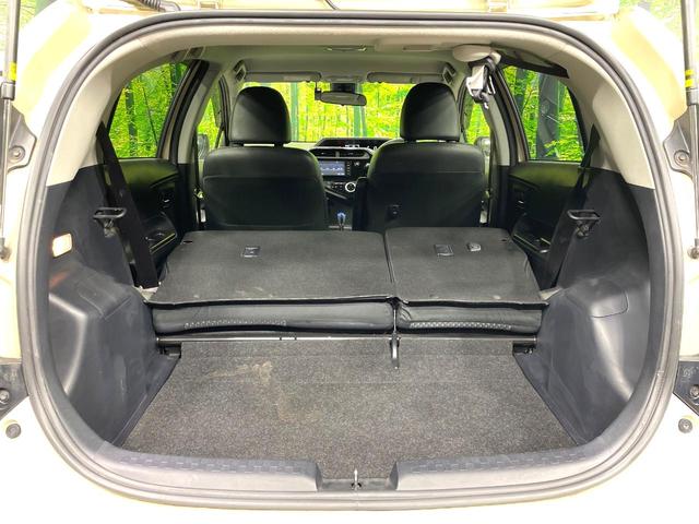 アクア クロスオーバー　純正ナビ　バックカメラ　禁煙車　セーフティセンス　車線逸脱警報　オートマチックハイビーム　クルーズコントロール　ハーフレザー　ドラレコ　フルセグ　Ｂｌｕｅｔｏｏｔｈ再生　ＥＴＣ　純正１６インチアルミ（10枚目）