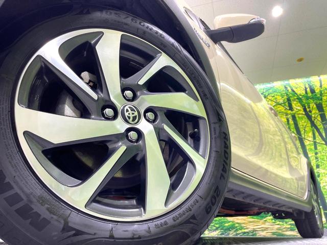 アクア クロスオーバー　純正ナビ　バックカメラ　禁煙車　セーフティセンス　車線逸脱警報　オートマチックハイビーム　クルーズコントロール　ハーフレザー　ドラレコ　フルセグ　Ｂｌｕｅｔｏｏｔｈ再生　ＥＴＣ　純正１６インチアルミ（13枚目）