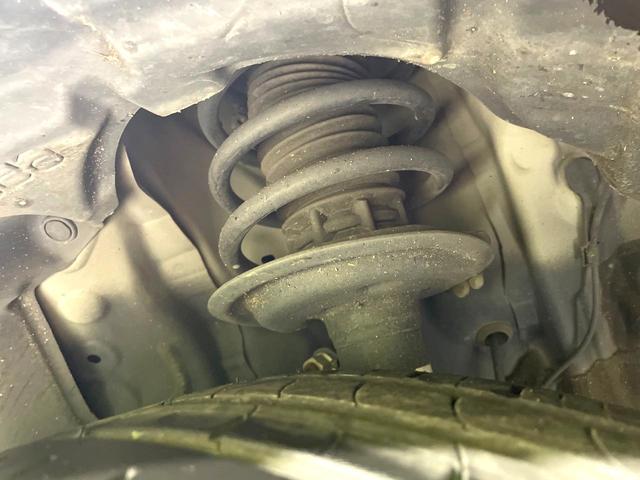 アクア クロスオーバー　純正ナビ　バックカメラ　禁煙車　セーフティセンス　車線逸脱警報　オートマチックハイビーム　クルーズコントロール　ハーフレザー　ドラレコ　フルセグ　Ｂｌｕｅｔｏｏｔｈ再生　ＥＴＣ　純正１６インチアルミ（20枚目）