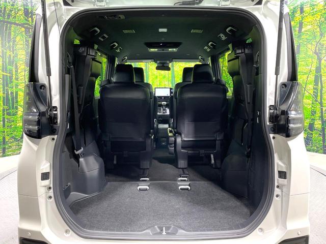 ヴォクシー ハイブリッドＳ－Ｚ　禁煙車　両側電動ドア　純正１０型ナビ　１３．２型後席モニター　セーフティセンス　レーダークルーズ　ハーフレザーシート　コーナーセンサー　スマートキー　ＬＥＤヘッド　ＥＴＣ２．０　純正１７インチアルミ（11枚目）