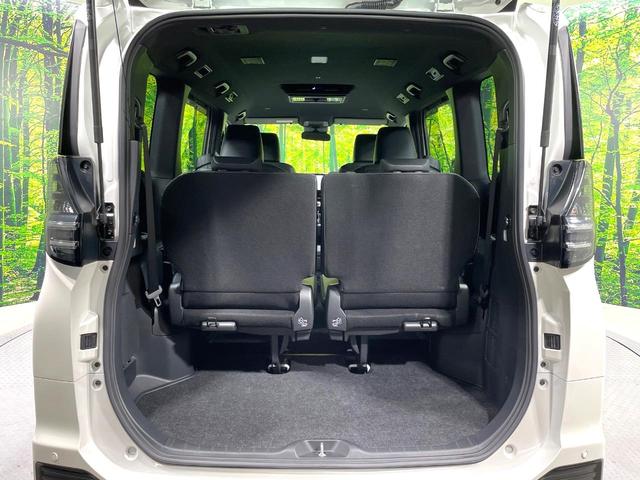 ヴォクシー ハイブリッドＳ－Ｚ　禁煙車　両側電動ドア　純正１０型ナビ　１３．２型後席モニター　セーフティセンス　レーダークルーズ　ハーフレザーシート　コーナーセンサー　スマートキー　ＬＥＤヘッド　ＥＴＣ２．０　純正１７インチアルミ（30枚目）