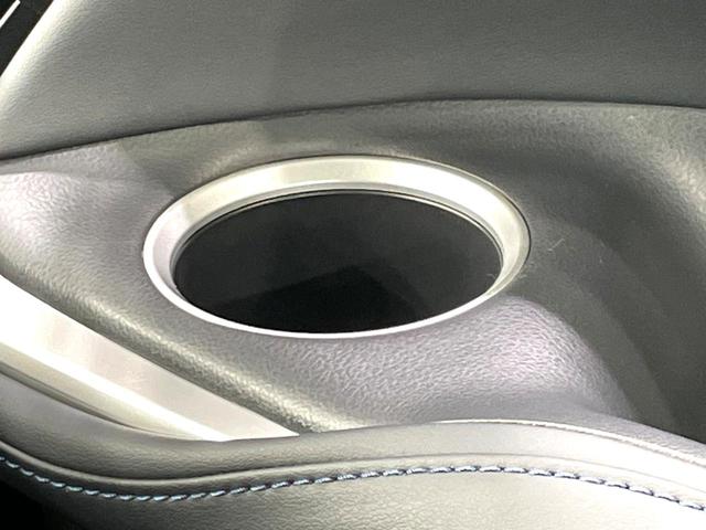 ヴォクシー ハイブリッドＳ－Ｚ　禁煙車　両側電動ドア　純正１０型ナビ　１３．２型後席モニター　セーフティセンス　レーダークルーズ　ハーフレザーシート　コーナーセンサー　スマートキー　ＬＥＤヘッド　ＥＴＣ２．０　純正１７インチアルミ（34枚目）