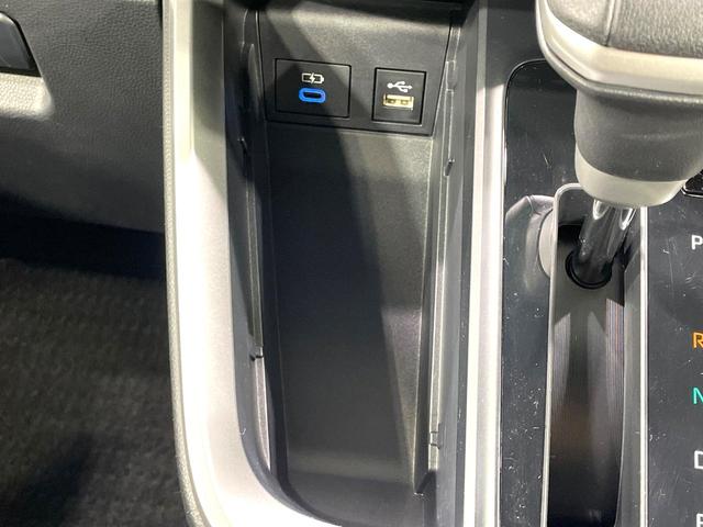 ヴォクシー ハイブリッドＳ－Ｚ　禁煙車　両側電動ドア　純正１０型ナビ　１３．２型後席モニター　セーフティセンス　レーダークルーズ　ハーフレザーシート　コーナーセンサー　スマートキー　ＬＥＤヘッド　ＥＴＣ２．０　純正１７インチアルミ（39枚目）