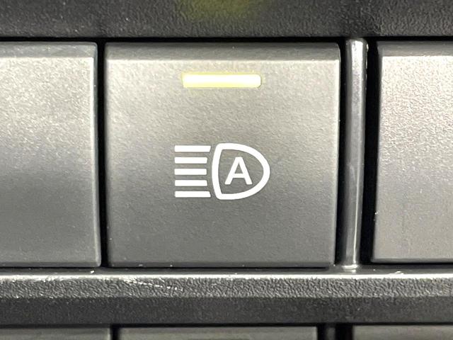 ヴォクシー ハイブリッドＳ－Ｚ　禁煙車　両側電動ドア　純正１０型ナビ　１３．２型後席モニター　セーフティセンス　レーダークルーズ　ハーフレザーシート　コーナーセンサー　スマートキー　ＬＥＤヘッド　ＥＴＣ２．０　純正１７インチアルミ（49枚目）