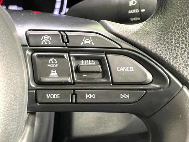 ヤリスクロス Ｘ　禁煙車　純正８型ディスプレイオーディオ　バックカメラ　セーフティセンス　レーダークルーズ　コーナーセンサー　スマートキー　レーンキープ　オートマチックハイビーム　ＥＴＣ　Ｂｌｕｅｔｏｏｔｈ　フルセグ（6枚目）