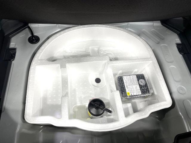 ヤリスクロス Ｘ　禁煙車　純正８型ディスプレイオーディオ　バックカメラ　セーフティセンス　レーダークルーズ　コーナーセンサー　スマートキー　レーンキープ　オートマチックハイビーム　ＥＴＣ　Ｂｌｕｅｔｏｏｔｈ　フルセグ（26枚目）