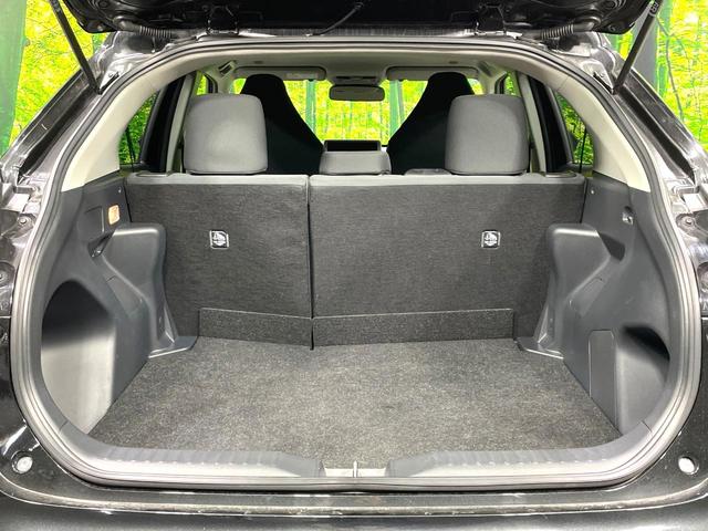 ヤリスクロス Ｘ　禁煙車　純正８型ディスプレイオーディオ　バックカメラ　セーフティセンス　レーダークルーズ　スマートキー　レーンキープ　オートマチックハイビーム　オートライト　Ｂｌｕｅｔｏｏｔｈ接続　フルセグＴＶ（10枚目）