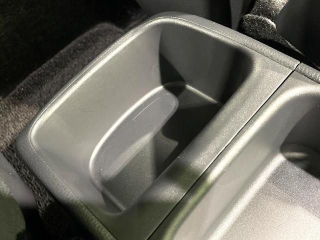 ヤリスクロス Ｘ　禁煙車　純正８型ディスプレイオーディオ　バックカメラ　セーフティセンス　レーダークルーズ　スマートキー　レーンキープ　オートマチックハイビーム　オートライト　Ｂｌｕｅｔｏｏｔｈ接続　フルセグＴＶ（38枚目）