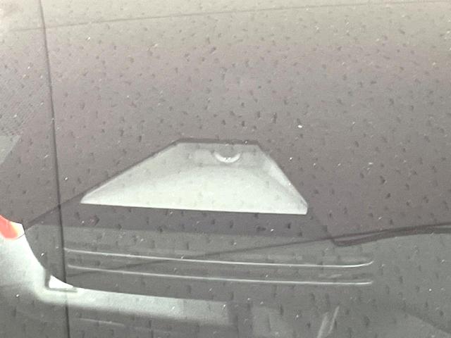 ヤリスクロス ハイブリッドＺ　禁煙車　純正８型ナビ付ディスプレイオーディオ　全周囲カメラ　セーフティセンス　レーダークルーズ　パワーリアゲート　シートヒーター　パワーシート　ハーフレザーシート　ＬＥＤヘッド　ステアリングヒーター（3枚目）