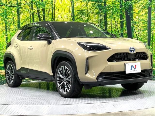 ヤリスクロス ハイブリッドＺ　禁煙車　純正８型ナビ付ディスプレイオーディオ　全周囲カメラ　セーフティセンス　レーダークルーズ　パワーリアゲート　シートヒーター　パワーシート　ハーフレザーシート　ＬＥＤヘッド　ステアリングヒーター（16枚目）