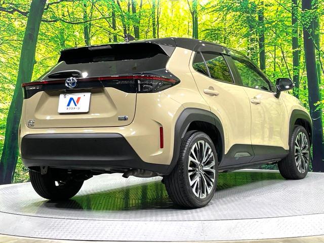 ヤリスクロス ハイブリッドＺ　禁煙車　純正８型ナビ付ディスプレイオーディオ　全周囲カメラ　セーフティセンス　レーダークルーズ　パワーリアゲート　シートヒーター　パワーシート　ハーフレザーシート　ＬＥＤヘッド　ステアリングヒーター（17枚目）