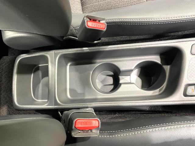 ヤリスクロス ハイブリッドＺ　禁煙車　純正８型ナビ付ディスプレイオーディオ　全周囲カメラ　セーフティセンス　レーダークルーズ　パワーリアゲート　シートヒーター　パワーシート　ハーフレザーシート　ＬＥＤヘッド　ステアリングヒーター（35枚目）