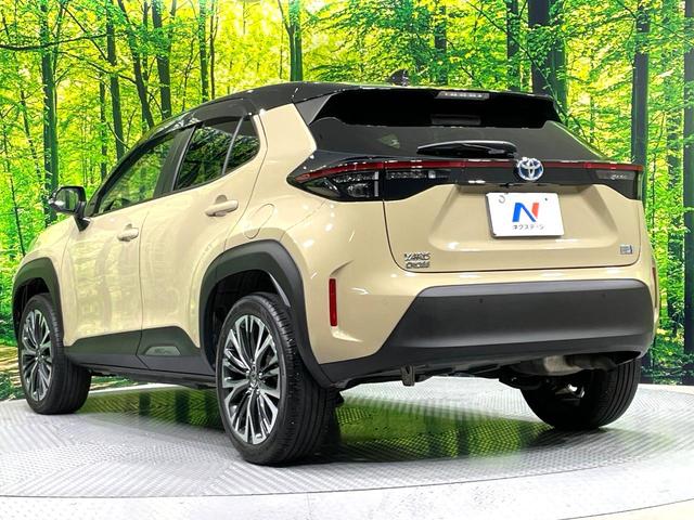 ヤリスクロス ハイブリッドＺ　禁煙車　純正８型ナビ付ディスプレイオーディオ　全周囲カメラ　セーフティセンス　レーダークルーズ　パワーリアゲート　シートヒーター　パワーシート　ハーフレザーシート　ＬＥＤヘッド　ステアリングヒーター（51枚目）