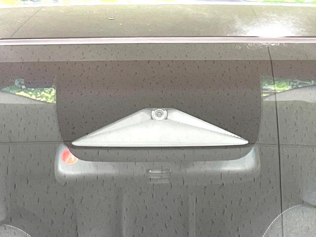 フィット ｅ：ＨＥＶホーム　禁煙車　純正９インチナビ　ホンダセンシング　アダプティブクルーズ　ＥＴＣ　Ｂｌｕｅｔｏｏｔｈ接続　ドラレコ　スマートキー　ハーフレザーシート　ＬＥＤヘッド　コーナーセンサー　オートライト（4枚目）