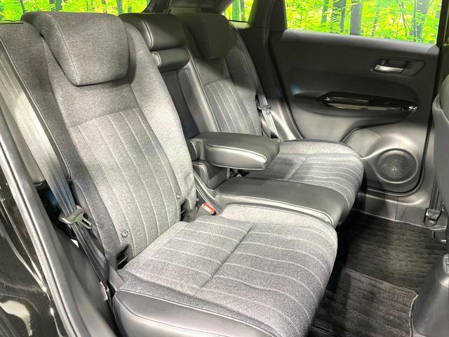 フィット ｅ：ＨＥＶホーム　禁煙車　純正９インチナビ　ホンダセンシング　アダプティブクルーズ　ＥＴＣ　Ｂｌｕｅｔｏｏｔｈ接続　ドラレコ　スマートキー　ハーフレザーシート　ＬＥＤヘッド　コーナーセンサー　オートライト（9枚目）