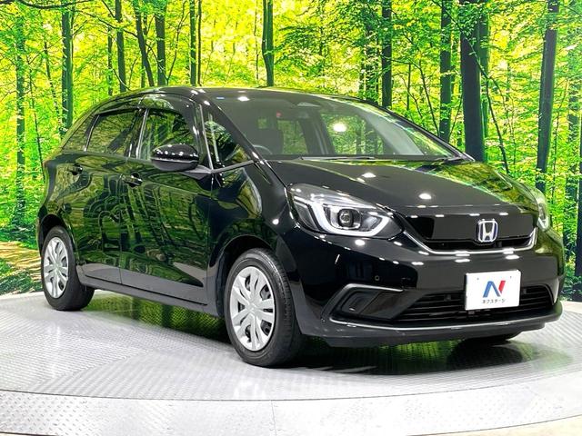フィット ｅ：ＨＥＶホーム　禁煙車　純正９インチナビ　ホンダセンシング　アダプティブクルーズ　ＥＴＣ　Ｂｌｕｅｔｏｏｔｈ接続　ドラレコ　スマートキー　ハーフレザーシート　ＬＥＤヘッド　コーナーセンサー　オートライト（16枚目）