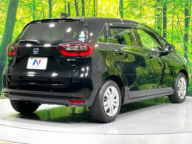 フィット ｅ：ＨＥＶホーム　禁煙車　純正９インチナビ　ホンダセンシング　アダプティブクルーズ　ＥＴＣ　Ｂｌｕｅｔｏｏｔｈ接続　ドラレコ　スマートキー　ハーフレザーシート　ＬＥＤヘッド　コーナーセンサー　オートライト（17枚目）