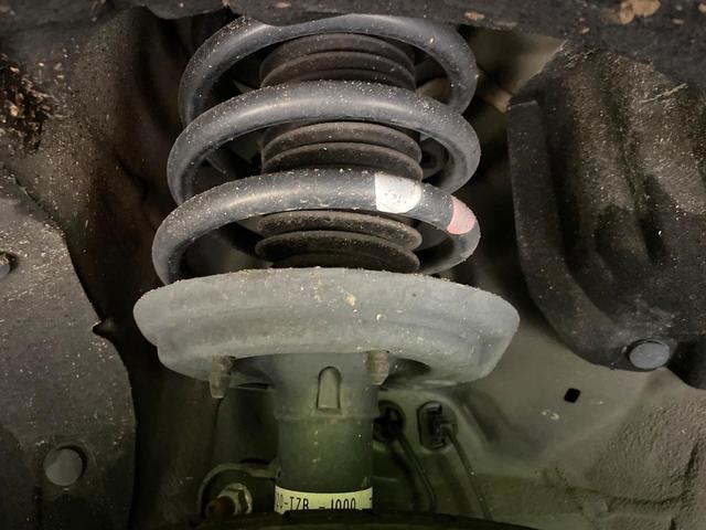 フィット ｅ：ＨＥＶホーム　禁煙車　純正９インチナビ　ホンダセンシング　アダプティブクルーズ　ＥＴＣ　Ｂｌｕｅｔｏｏｔｈ接続　ドラレコ　スマートキー　ハーフレザーシート　ＬＥＤヘッド　コーナーセンサー　オートライト（20枚目）