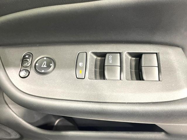 フィット ｅ：ＨＥＶホーム　禁煙車　純正９インチナビ　ホンダセンシング　アダプティブクルーズ　ＥＴＣ　Ｂｌｕｅｔｏｏｔｈ接続　ドラレコ　スマートキー　ハーフレザーシート　ＬＥＤヘッド　コーナーセンサー　オートライト（51枚目）