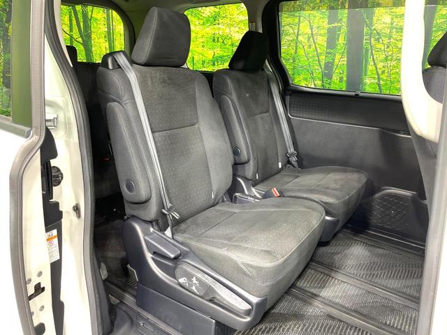 ヴォクシー ハイブリッドＶ　禁煙車　ナビ　両側電動ドア　後席モニター　バックカメラ　ドラレコ　スマートキー　ＬＥＤヘッド　ＥＴＣ　純正１６インチアルミ　オートエアコン　リアエアコン　Ｂｌｕｅｔｏｏｔｈ　ＣＤ　ＤＶＤ再生　地デジ（10枚目）