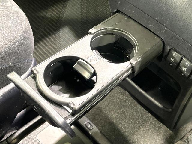 ヴォクシー ハイブリッドＶ　禁煙車　ナビ　両側電動ドア　後席モニター　バックカメラ　ドラレコ　スマートキー　ＬＥＤヘッド　ＥＴＣ　純正１６インチアルミ　オートエアコン　リアエアコン　Ｂｌｕｅｔｏｏｔｈ　ＣＤ　ＤＶＤ再生　地デジ（59枚目）