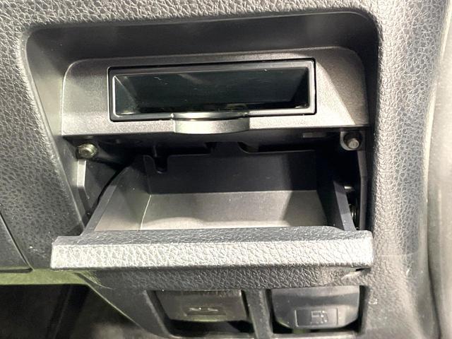 ヴォクシー ハイブリッドＶ　禁煙車　ナビ　両側電動ドア　後席モニター　バックカメラ　ドラレコ　スマートキー　ＬＥＤヘッド　ＥＴＣ　純正１６インチアルミ　オートエアコン　リアエアコン　Ｂｌｕｅｔｏｏｔｈ　ＣＤ　ＤＶＤ再生　地デジ（61枚目）