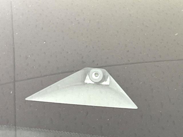 ノート Ｘ　禁煙車　純正９型ナビ　バックカメラ　衝突被害軽減システム　ドラレコ　ＥＴＣ　Ｂｌｕｅｔｏｏｔｈ接続　コーナーセンサー　ＬＥＤヘッド　ハイビームアシス　スマートキー　オートライト／エアコン（5枚目）