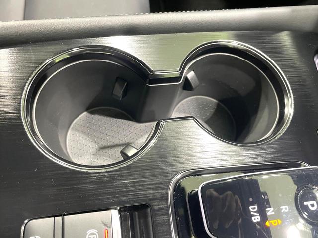 エクストレイル Ｇ　禁煙車　純正１２．３型ナビ　全周囲カメラ　プロパイロット　２トーンカラー　エマージェンシーブレーキ　ＥＴＣ２．０　ドラレコ　シートヒーター　パワーバックドア　パワーシート　ＬＥＤヘッド／フォグライト（43枚目）