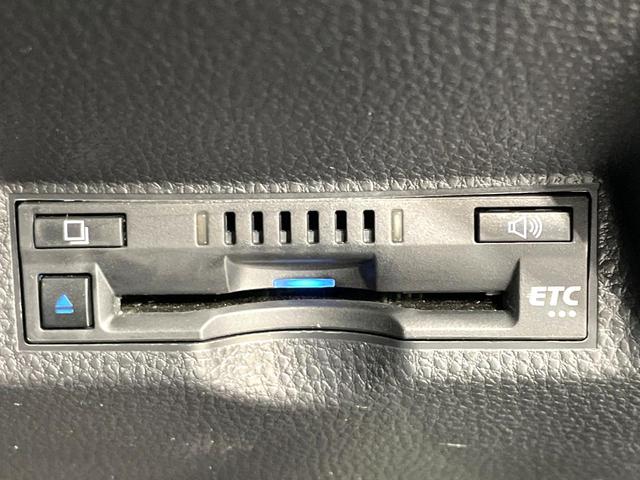 ヤリスクロス ハイブリッドＺ　禁煙車　純正８型ナビ　バックカメラ　１００Ｖ電源　衝突軽減装置　レーダークルーズ　ＬＥＤヘッド　シートヒーター　パワーシート　クリアランスソナー　ドラレコ　ＥＴＣ　Ｂｌｕｅｔｏｏｔｈ再生（9枚目）