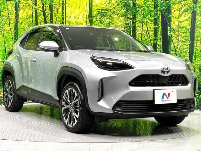 ヤリスクロス ハイブリッドＺ　禁煙車　純正８型ナビ　バックカメラ　１００Ｖ電源　衝突軽減装置　レーダークルーズ　ＬＥＤヘッド　シートヒーター　パワーシート　クリアランスソナー　ドラレコ　ＥＴＣ　Ｂｌｕｅｔｏｏｔｈ再生（26枚目）
