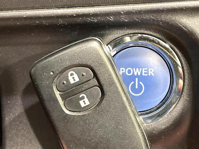 アクア S SDナビ バックカメラ 禁煙車 衝突軽減装置 車線逸脱警報 オートマチックハイビーム ドラレコ フルセグ Bluetooth再生 オートライト/エアコン スマートキー 電動格納ミラー シートリフター(8枚目)