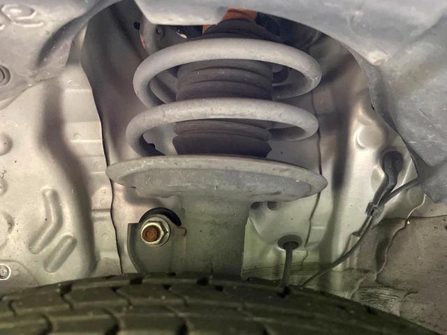 アクア S SDナビ バックカメラ 禁煙車 衝突軽減装置 車線逸脱警報 オートマチックハイビーム ドラレコ フルセグ Bluetooth再生 オートライト/エアコン スマートキー 電動格納ミラー シートリフター(19枚目)