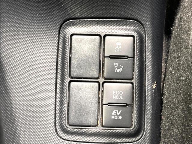 アクア S SDナビ バックカメラ 禁煙車 衝突軽減装置 車線逸脱警報 オートマチックハイビーム ドラレコ フルセグ Bluetooth再生 オートライト/エアコン スマートキー 電動格納ミラー シートリフター(32枚目)