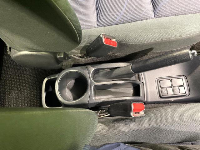 アクア S SDナビ バックカメラ 禁煙車 衝突軽減装置 車線逸脱警報 オートマチックハイビーム ドラレコ フルセグ Bluetooth再生 オートライト/エアコン スマートキー 電動格納ミラー シートリフター(51枚目)