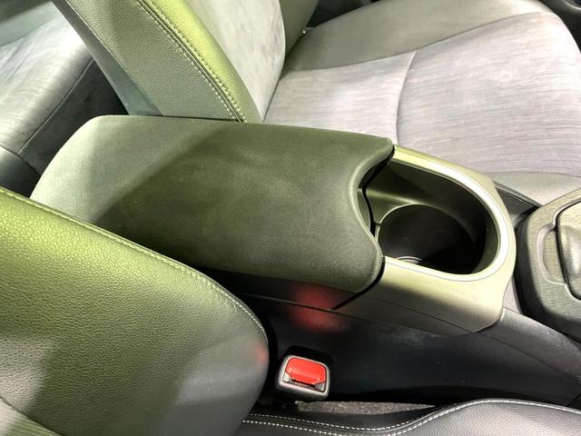 プリウス G 純正ナビ バックカメラ 禁煙車 ハーフレザーシート パワーシート HIDヘッド クルーズコントロール ドラレコ Bluetooth再生 ETC スマートキー オートエアコン/ライト 電動格納ミラー(33枚目)